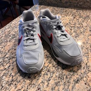 Nike men’s Air Max Solo in gray/red (size 10.5) (like new)